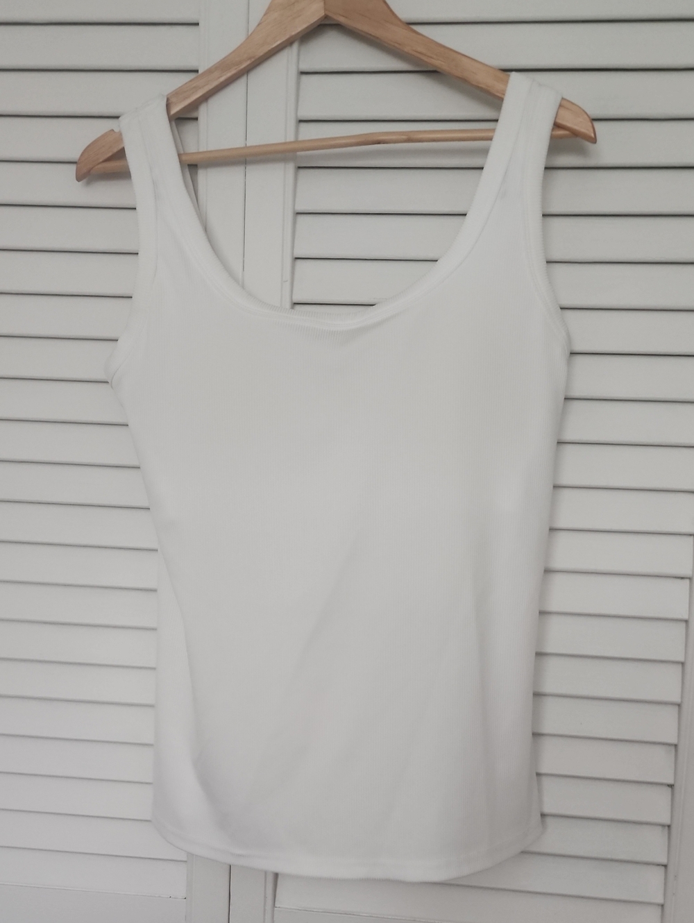 Source Unknown White Tank Top